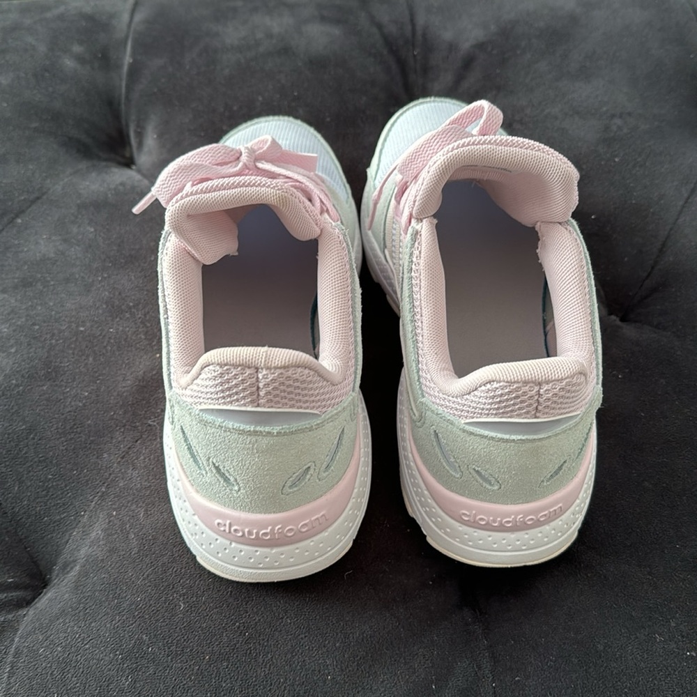 Adidas - Picture 3 of 6
